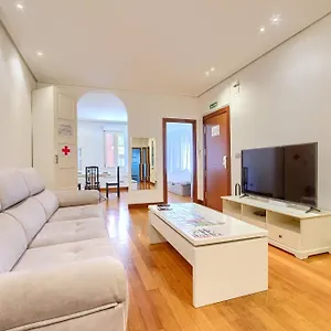 https://apt-ayuntamiento-cerca-del-casco-viejo-parking.sansebastianhotels.net