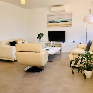 https://siriana-suites.1costadelsol.com